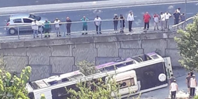 Sarıyer'de halk otobüsü devrildi