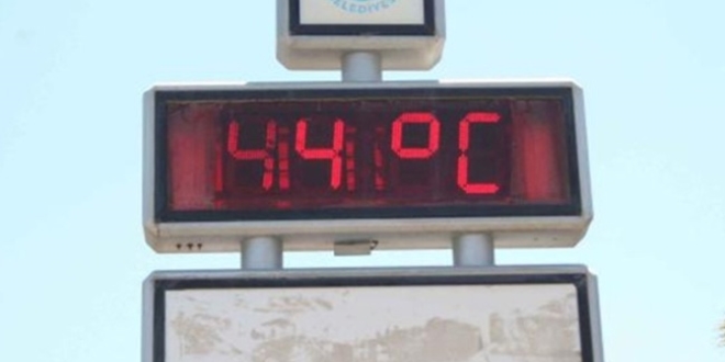 Elazığ'da termometreler 44 dereceyi gösterdi