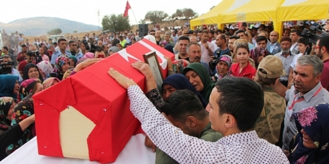 Şehit Uzman Çavuş Ateş son yolculuğuna uğurlandı