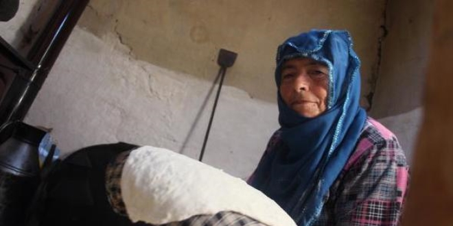 Gümüşhane'de asırlık tandır ekmeği geleneği yaşatılıyor