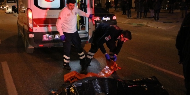 Bursa'da hafif ticari aracın çarptığı kişi öldü