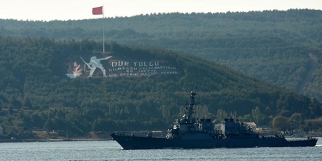 ABD'nin füze güdümlü destroyeri Çanakkale Boğazından geçti