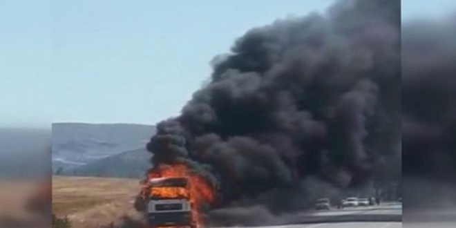 Otoyolda korku dolu anlar! S�r�c� can�n� zor kurtard�