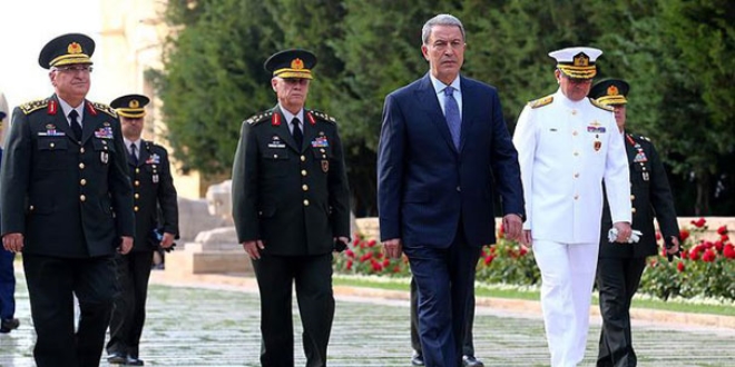 Akar'dan şehit evine taziye ziyareti