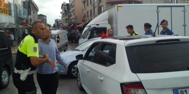 Emniyet müdürü uyuşturucu madde kullanan sürücüyü tespit etti