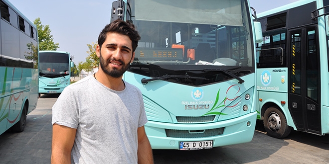 Otobüste çantasını unuttu, şoförü darp etti