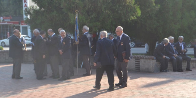 30 A�ustos'a damga vuran g�r�nt�: Gazilerden helallik istendi