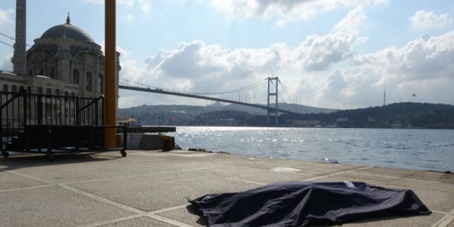 Köprüden atlayan taksici hayatını kaybetti