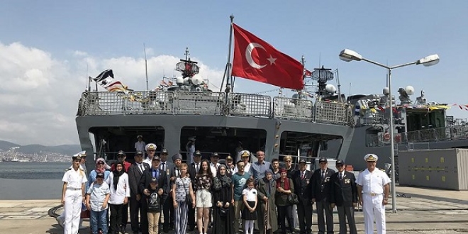 Donanma Komutanl��� kap�lar�n� vatanda�lara a�t�