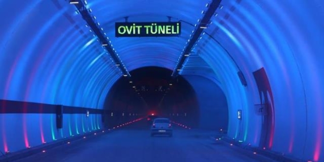 Ovit Tüneli'nde bayram yoğunluğu
