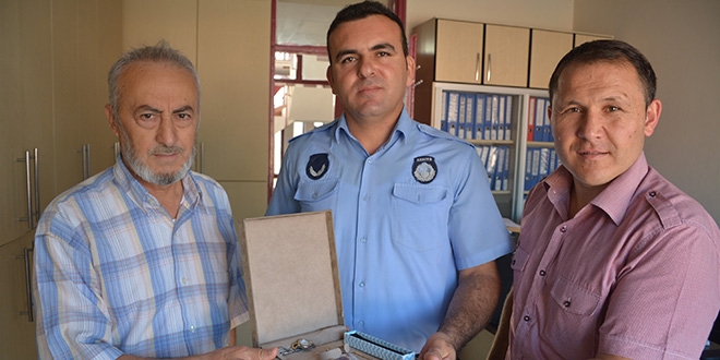 Kaybedilen ziynet eşyasının sahibini 'anons' ile buldular