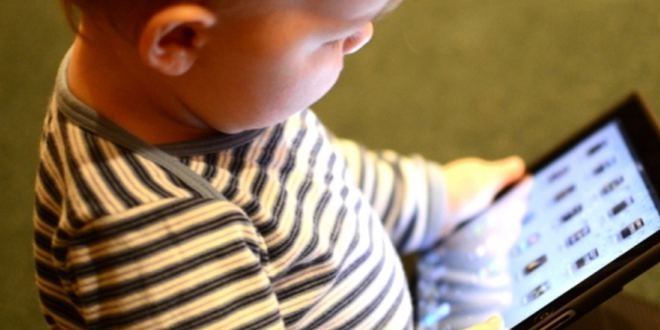 Çocuklarda akıllı telefon kullanımına dikkat