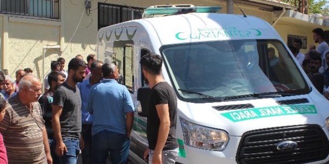 G�lette bo�ulan ��retmenin naa�� ailesine teslim edildi