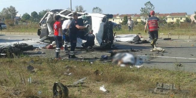 Sakarya'da trafik kazas: 7 l, 2 yaral