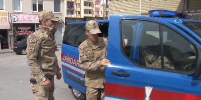Sahte jandarma kimliği ile uyuşturucu sevkiyatı