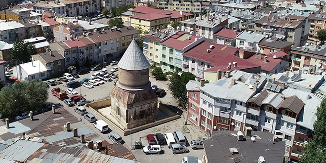 'Dabaz' hastalığına yakalananlar bu minareye geliyor