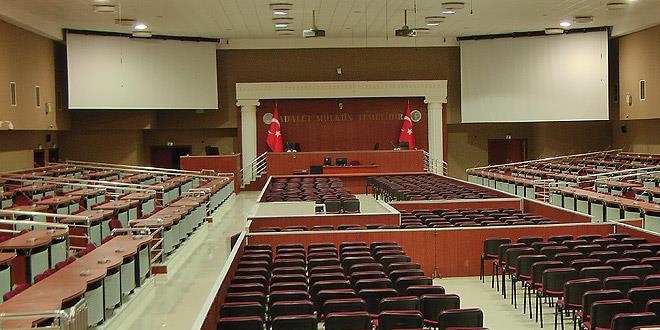 Bayburt'taki darbe girişimi davasında 21 rütbeli askerin yargılanmasına başlandı