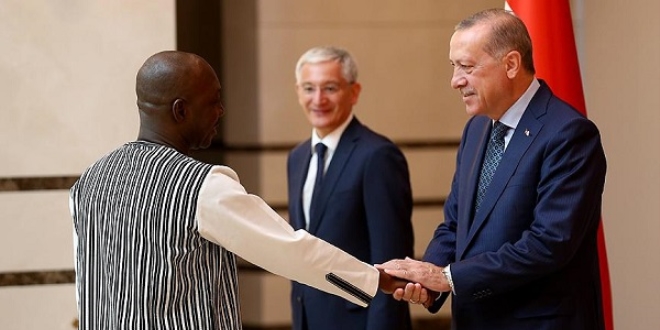 Büyükelçilerden Başkan Erdoğan'a güven mektubu