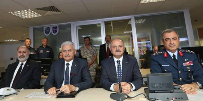 Y�ld�r�m, Harekat Merkezi'nde operasyonlar� takip etti