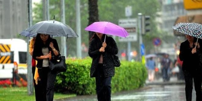 Meteoroloji'den İstanbul için sağanak yağış uyarısı