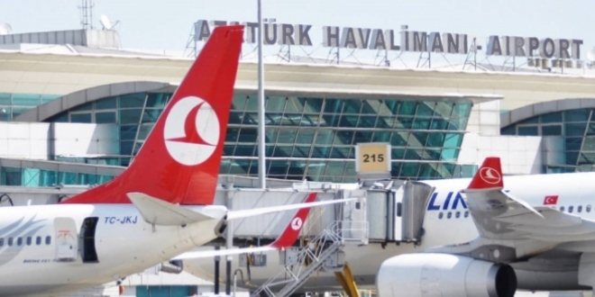 Uçak biletleri el yakıyor
