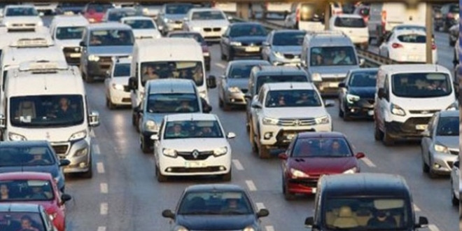 Araç fiyatları son bir yılda iki kat arttı