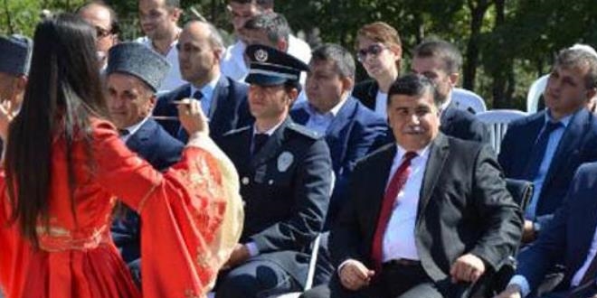 'Şehitlikte oyun havası' rezaletinde bir kamu görevlisi istifa etti