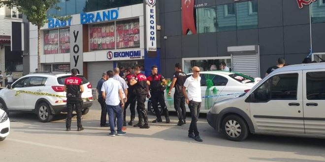 Kaleşnikofla kuyumcu soymaya kalktı