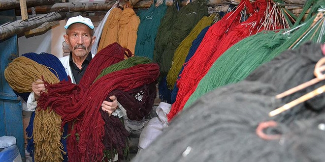 Yar�m as�rd�r ipleri renklendiriyor