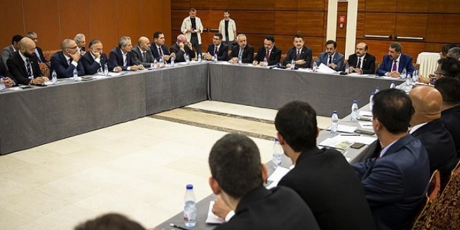 Bakan Pakdemirli Sudanl� i� insanlar�yla bir araya geldi