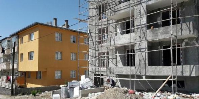 Sivas'ta in�aattan d��en i��i �ld�