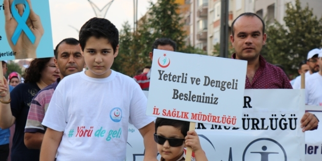 Kırşehir'de sağlıkçılar, sağlık için yürüdü