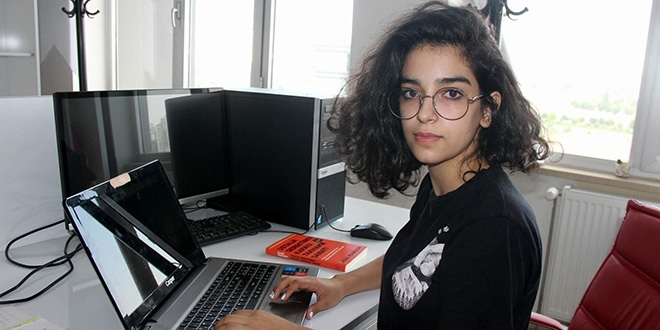 İnternet olmayan köyde doğdu, yazılım kurdu oldu