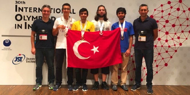 Bakan Selçuk'tan derece alan öğrencilere tebrik