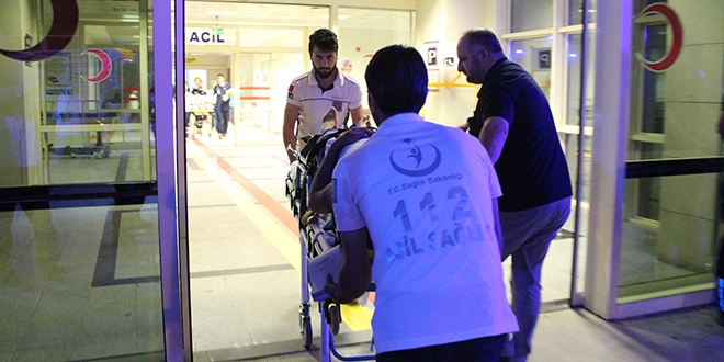 Kazada yaralananların yardımına Mehmetçik yetişti