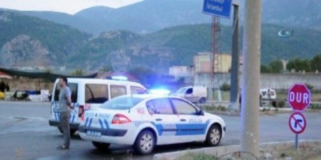 Manisa'da trafik kazası: 2'si bebek 8 yaralı