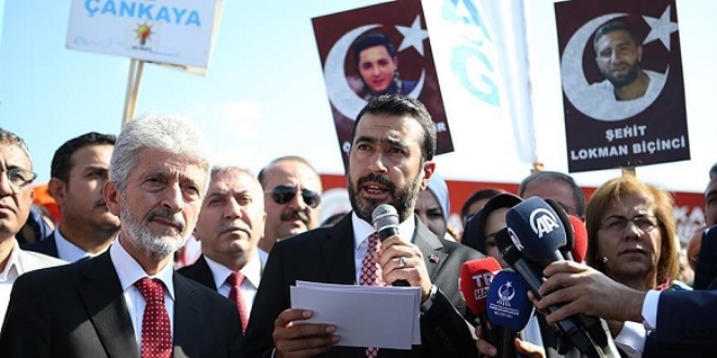 AK Parti'lilerden darbe giri�imi davalar�na yak�n takip