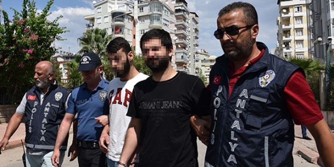 G�venlik m�d�r� cinayetinin 9 ��phelisi adliyede