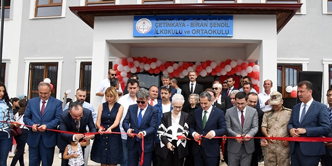 Devletine şükran borcunu okul yaptırarak ödedi