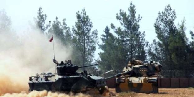 Idr'da yola denen patlayc infilak etti: 4 asker yaral