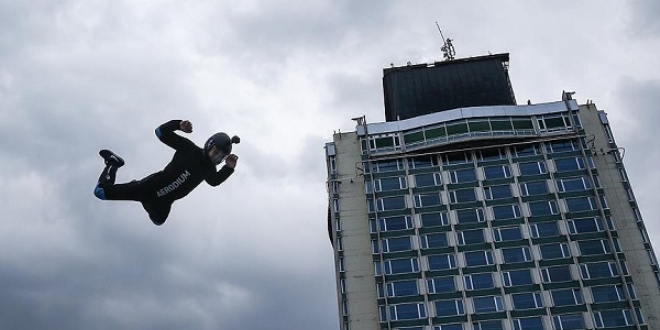 Taksim'de serbest u�u� heyecan�