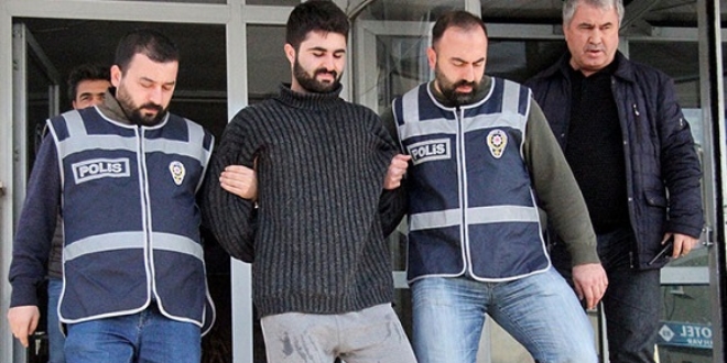 Babasını 50 bıçak darbesiyle öldürdü: Acı çekmesini istedim