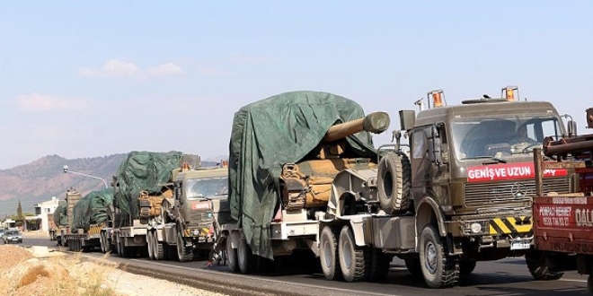 Obüs ve tanklar Suriye sınırında