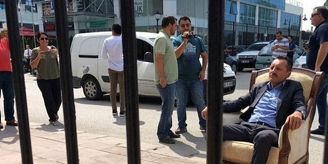 Koltuklu eylem yapan CHP'liye ihraç yolu gözüktü