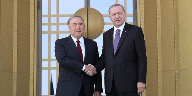 Erdoğan, Nazarbayev'i resmi törenle karşıladı