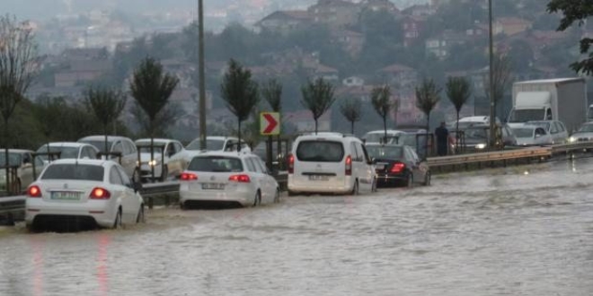 İstanbul'da yağış etkili oluyor