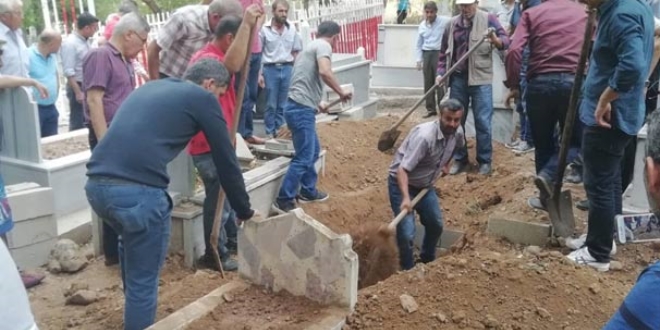 Morgda cenazeler karışınca mezar açıldı