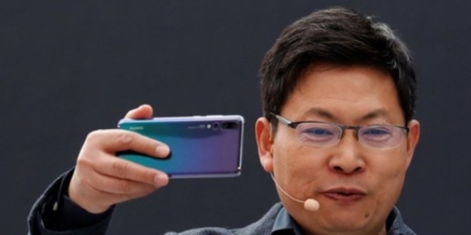 Huawei'den katlanabilir akll telefon hamlesi