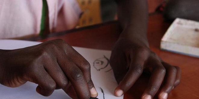 Ekvator Ginesi'ndeki FET� okulu TMV'ye devredildi