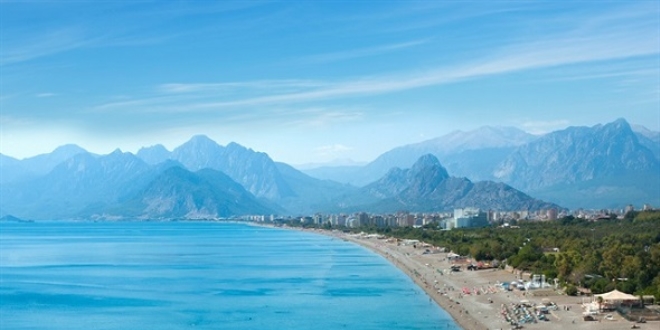 Antalya'da rekor tazeledi: Turist says 10 milyonu at